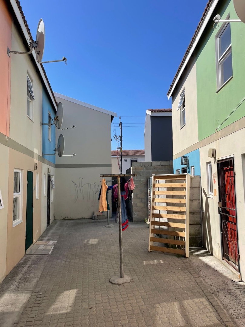 2 Bedroom Property for Sale in Delft Western Cape